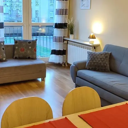 Centrum - Metro Rondo Onz Apartmán
