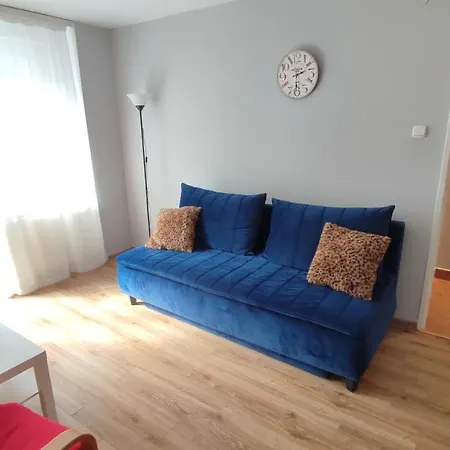 Centrum - Metro Rondo Onz Apartmán