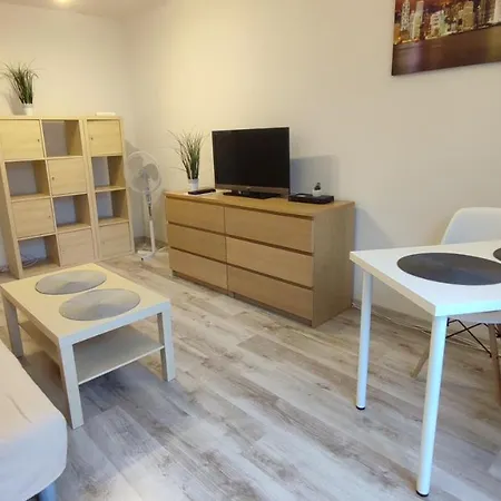Centrum - Metro Rondo Onz Apartmán