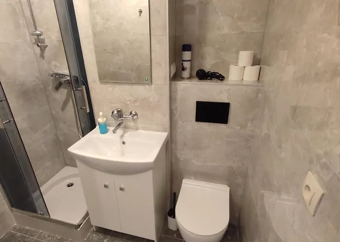 Centrum - Metro Rondo Onz Lägenhet *