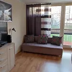 Centrum - Metro Rondo Onz Apartment