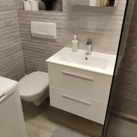 Centrum - Metro Rondo Onz דירה *