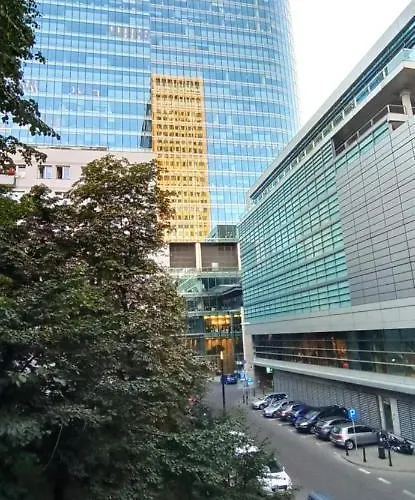 Centrum - Metro Rondo Onz Lägenhet