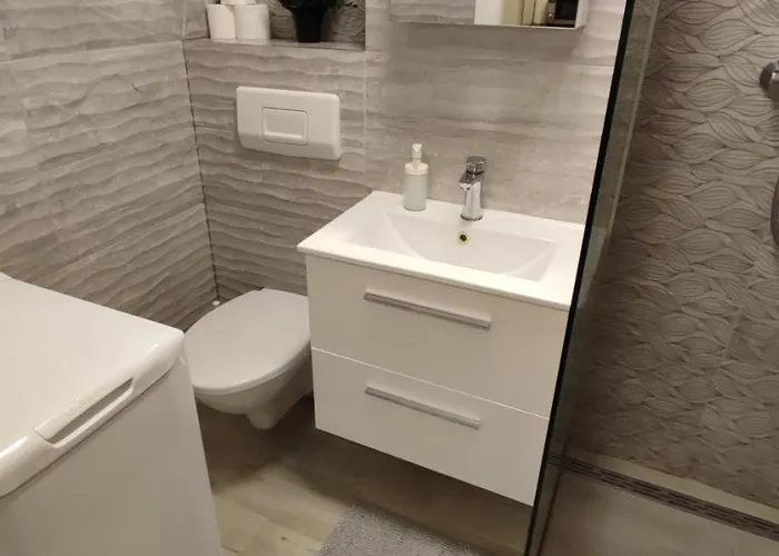 Centrum - Metro Rondo Onz Apartmán *