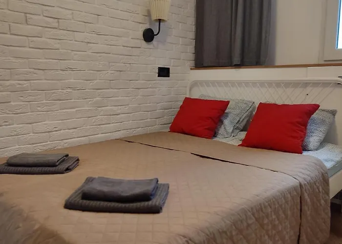 Centrum - Metro Rondo Onz Apartmán