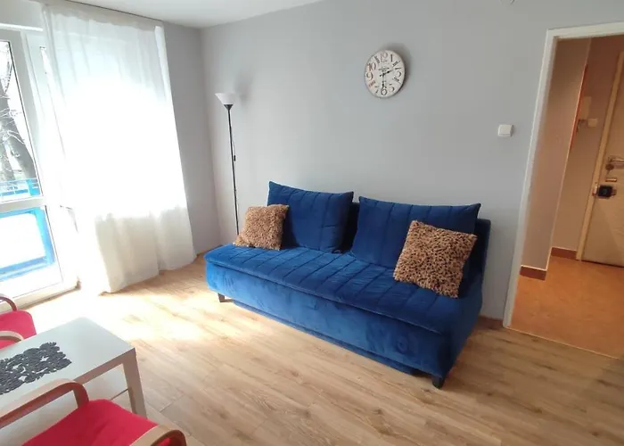 Centrum - Metro Rondo Onz Lägenhet